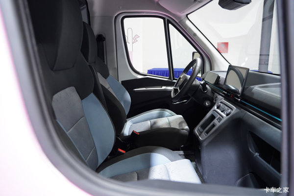 优惠0.58万 无锡市Van宝路电动封闭厢货系列超值促销