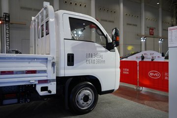 ���ǵ�T4 �Ƽ��� 3.815�׵��Ŵ��綯�����Ῠ ����62.4kWhͼƬ