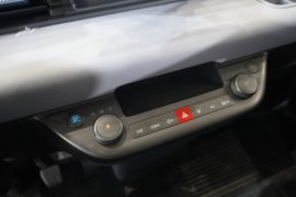 T4&nbsp;电动载货车驾驶室图片