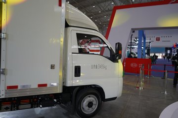 ���ǵ�T4 �Ƽ��� 3.815�׵��Ŵ��綯��ʽ�Ῠ ����62.4kWhͼƬ