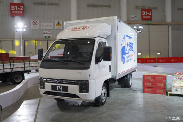 比亚迪T4 科技版 3.815米单排纯电动厢式轻卡 弗迪62.4kWh