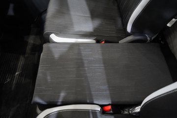 ���ǵ�T4 �Ƽ��� 3.815�׵��Ŵ��綯��ʽ�Ῠ ����62.4kWhͼƬ