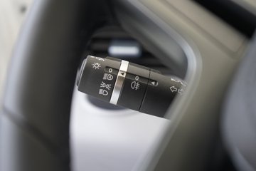 ���ǵ�T4 �Ƽ��� 3.815�׵��Ŵ��綯��ʽ�Ῠ ����62.4kWhͼƬ