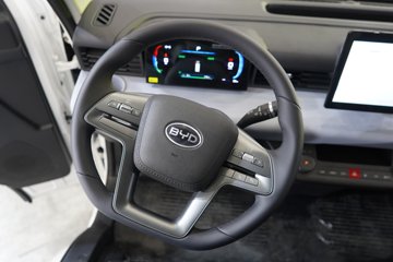 ���ǵ�T4 �Ƽ��� 3.815�׵��Ŵ��綯��ʽ�Ῠ ����62.4kWhͼƬ