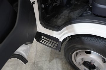 ���ǵ�T4 �Ƽ��� 3.815�׵��Ŵ��綯��ʽ�Ῠ ����62.4kWhͼƬ