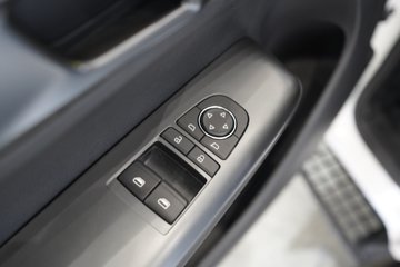 ���ǵ�T4 �Ƽ��� 3.815�׵��Ŵ��綯��ʽ�Ῠ ����62.4kWhͼƬ