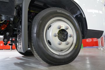 ���ǵ�T4 �Ƽ��� 3.815�׵��Ŵ��綯��ʽ�Ῠ ����62.4kWhͼƬ