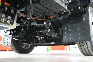 ���ǵ�T4 �Ƽ��� 3.815�׵��Ŵ��綯��ʽ�Ῠ ����62.4kWhͼƬ