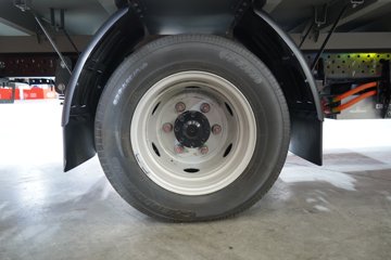 ���ǵ�T4 �Ƽ��� 3.815�׵��Ŵ��綯��ʽ�Ῠ ����62.4kWhͼƬ