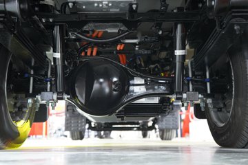 ���ǵ�T4 �Ƽ��� 3.815�׵��Ŵ��綯��ʽ�Ῠ ����62.4kWhͼƬ