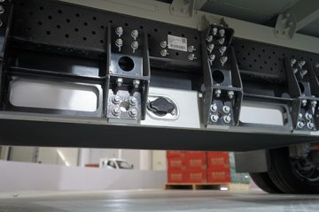 ���ǵ�T4 �Ƽ��� 3.815�׵��Ŵ��綯��ʽ�Ῠ ����62.4kWhͼƬ