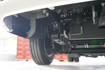 ���ǵ�T4 �Ƽ��� 3.815�׵��Ŵ��綯��ʽ�Ῠ ����62.4kWhͼƬ