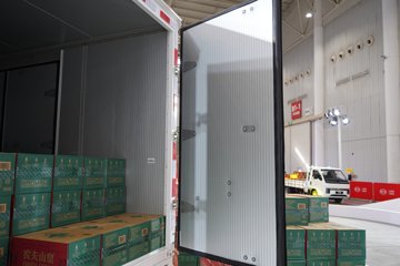 ���ǵ�T4 �Ƽ��� 3.815�׵��Ŵ��綯��ʽ�Ῠ ����62.4kWhͼƬ