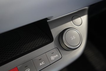 ���ǵ�T4 �Ƹ��� 3.815�׵��Ŵ��綯�����Ῠ ����62.3kWhͼƬ