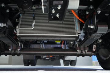 ���ǵ�T4 �Ƹ��� 3.815�׵��Ŵ��綯�����Ῠ ����62.3kWhͼƬ