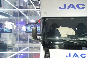 ��������ET9  ������ 4.15�׵��Ŵ��綯��ʽ�Ῠ ����ʱ��120.27kWhͼƬ