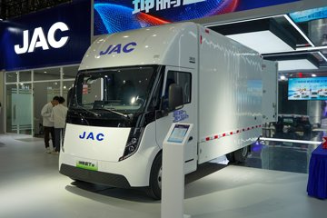 ��������ET9  ������ 4.15�׵��Ŵ��綯��ʽ�Ῠ ����ʱ��120.27kWhͼƬ