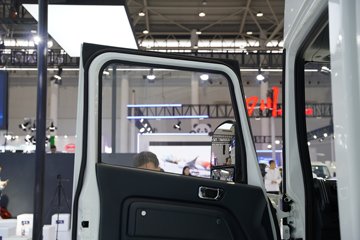 ��������ET9  ������ 4.15�׵��Ŵ��綯��ʽ�Ῠ ����ʱ��120.27kWhͼƬ