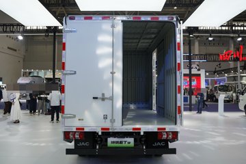 ��������ET9  ������ 4.15�׵��Ŵ��綯��ʽ�Ῠ ����ʱ��120.27kWhͼƬ