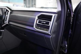 悍途&nbsp;皮卡驾驶室                                               图片