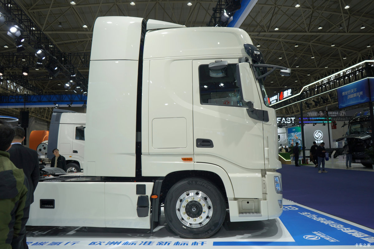 ���������콢GX 4X2 ��ȼ�ϵ��ǣ���� 99kWh���