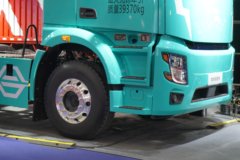 载合汽车 轻量侠 6X4 平顶纯电动牵引车 亿纬600kWh