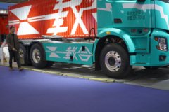 载合汽车 轻量侠 6X4 平顶纯电动牵引车 亿纬600kWh