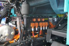 载合汽车 轻量侠 6X4 平顶纯电动牵引车 亿纬600kWh