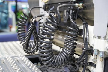 ��������KL 6X4 ���̻춯ǣ���� ����ʱ��78.3kWhͼƬ