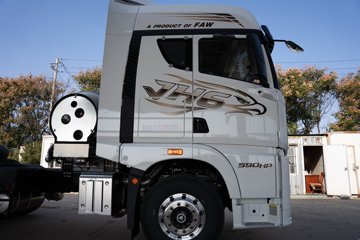 �ൺ��� JH6�ؿ� ������ 590���� 6X4 LNG�Զ���Σ��Ʒǣ����ͼƬ