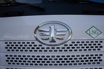 �ൺ��� JH6�ؿ� ������ 590���� 6X4 LNG�Զ���Σ��Ʒǣ����ͼƬ