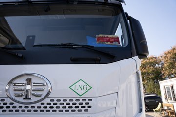 �ൺ��� JH6�ؿ� ������ 590���� 6X4 LNG�Զ���Σ��Ʒǣ����ͼƬ