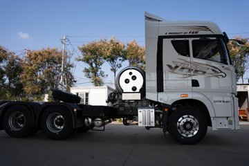 �ൺ��� JH6�ؿ� ������ 590���� 6X4 LNG�Զ���Σ��Ʒǣ����ͼƬ