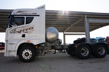 �ൺ��� JH6�ؿ� ������ 590���� 6X4 LNG�Զ���Σ��Ʒǣ����ͼƬ