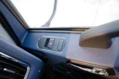 解放虎6G 4.16米单排插电式混合动力仓栅式轻卡 盟固利14.016kWh