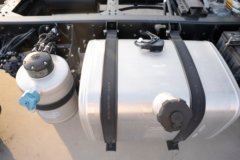 解放虎6G 4.16米单排插电式混合动力仓栅式轻卡 盟固利14.016kWh