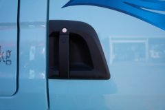 青岛解放 鹰航 智享版 15.7L LNG 720马力 6X4 法士特16档 AMT自动档 牵引车