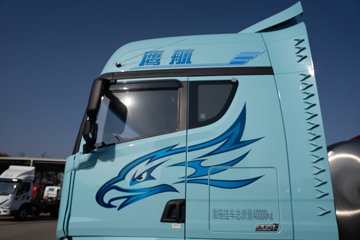 �ൺ��� ӥ�� ������ 15.7L LNG 720���� 6X4 ��ʿ��16�� AMT�Զ��� ǣ����ͼƬ