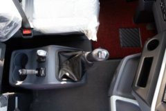 青岛解放 鹰航 智享版 15.7L LNG 720马力 6X4 法士特16档 AMT自动档 牵引车