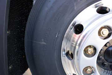 �ൺ��� ӥ�� ������ 15.7L LNG 720���� 6X4 ��ʿ��16�� AMT�Զ��� ǣ����ͼƬ