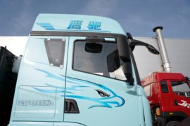 鹰驰&nbsp;电动牵引车外观图片