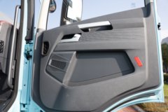 解放鹰驰 6X4 纯电动牵引车 宁德时代400.61kWh