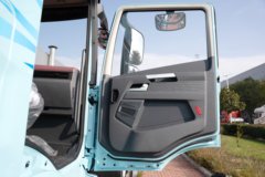 解放鹰驰 6X4 纯电动牵引车 宁德时代400.61kWh