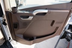 青岛解放 JH6重卡 卓越版2.0 420马力 4X2 AMT自动档危险品牵引车(国六)(带液缓)