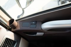 青岛解放 JH6重卡 卓越版2.0 420马力 4X2 AMT自动档危险品牵引车(国六)(带液缓)