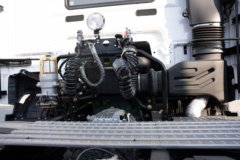 青岛解放 JH6重卡 卓越版2.0 420马力 4X2 AMT自动档危险品牵引车(国六)(带液缓)