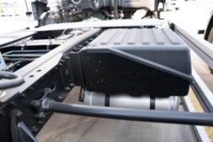 青岛解放 JH6重卡 卓越版2.0 420马力 4X2 AMT自动档危险品牵引车(国六)(带液缓)