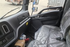 中国重汽 豪曼 先锋EM3 4X2 4.18米单排纯电动厢式轻卡 宁德时代100.46kWh