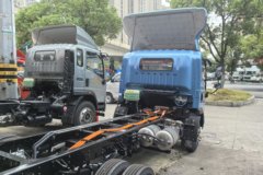 中国重汽 豪曼 先锋EM3 4X2 4.18米单排纯电动厢式轻卡 宁德时代100.46kWh