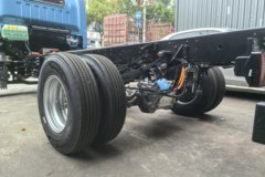 中国重汽 豪曼 先锋EM3 4X2 4.18米单排纯电动厢式轻卡 宁德时代100.46kWh